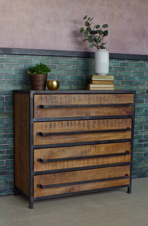 Laci-laci Logam Bergaya Industri